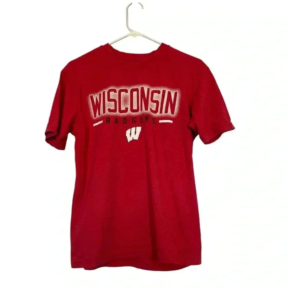 University of Wisconsin NCAA Campus Heritage - Red Short Sleeve T-Shirt Size S